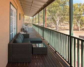 Settlers Hotel York - York - Balkon