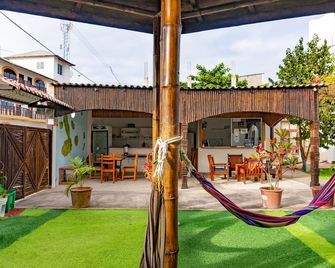 Gran Hostal Tintorera - Puerto Villamil - Patio