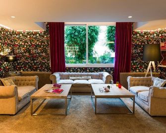 Aparthotel Monarque Sultán - Marbella - Sala de estar