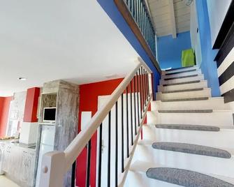 Casa Rural La Abadia-Apartamentos - Graus - Escaleras