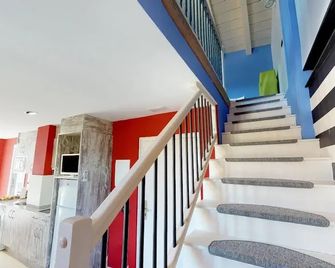 Casa Rural La Abadia-Apartamentos - Graus - Escaleras