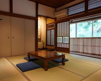 Watowa - Oda - Habitación