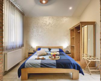 Mimoza Old Town Pula Apartments - Pula - Bedroom