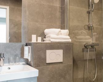 Hotel Avama Prony - París - Bany