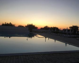 Zyra Garden Club - Acquaviva delle Fonti - Piscina