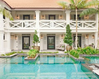 The Barracks Hotel Sentosa by Far East Hospitality - Singapore - בריכה