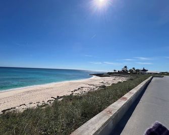 Perfect View In The Heart Of Historic Hope Town - Hope Town - Beach