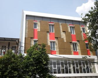 RedDoorz Plus near Mall Ciputra Jakarta - Yakarta - Edificio
