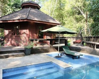 Kirirom Hillside Resort - Krong Chbar Mon - Pool