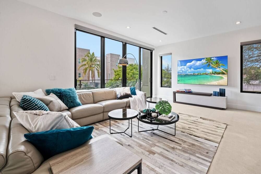 Modern Coastal Retreat in Prime Downtown Fort Lauderdale - Fort Lauderdale - Wohnzimmer