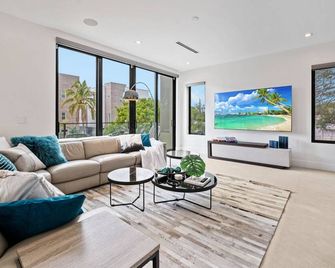 Modern Coastal Retreat in Prime Downtown Fort Lauderdale - Fort Lauderdale - Wohnzimmer