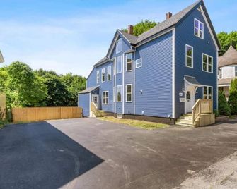 Cozy 2nd & 3rd Floor Retreat - Lewiston - Edificio