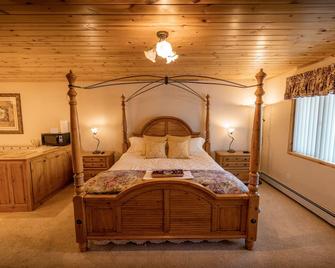 The Outback: w/Hot tub+Tennis - Mount Pleasant - Bedroom