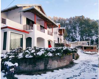 Just Naturals Wellness Resort Nainital - Nainital - Bygning