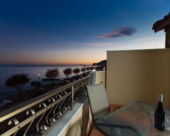 Semu A Mari B&B - Santa Teresa di Riva - Balcone