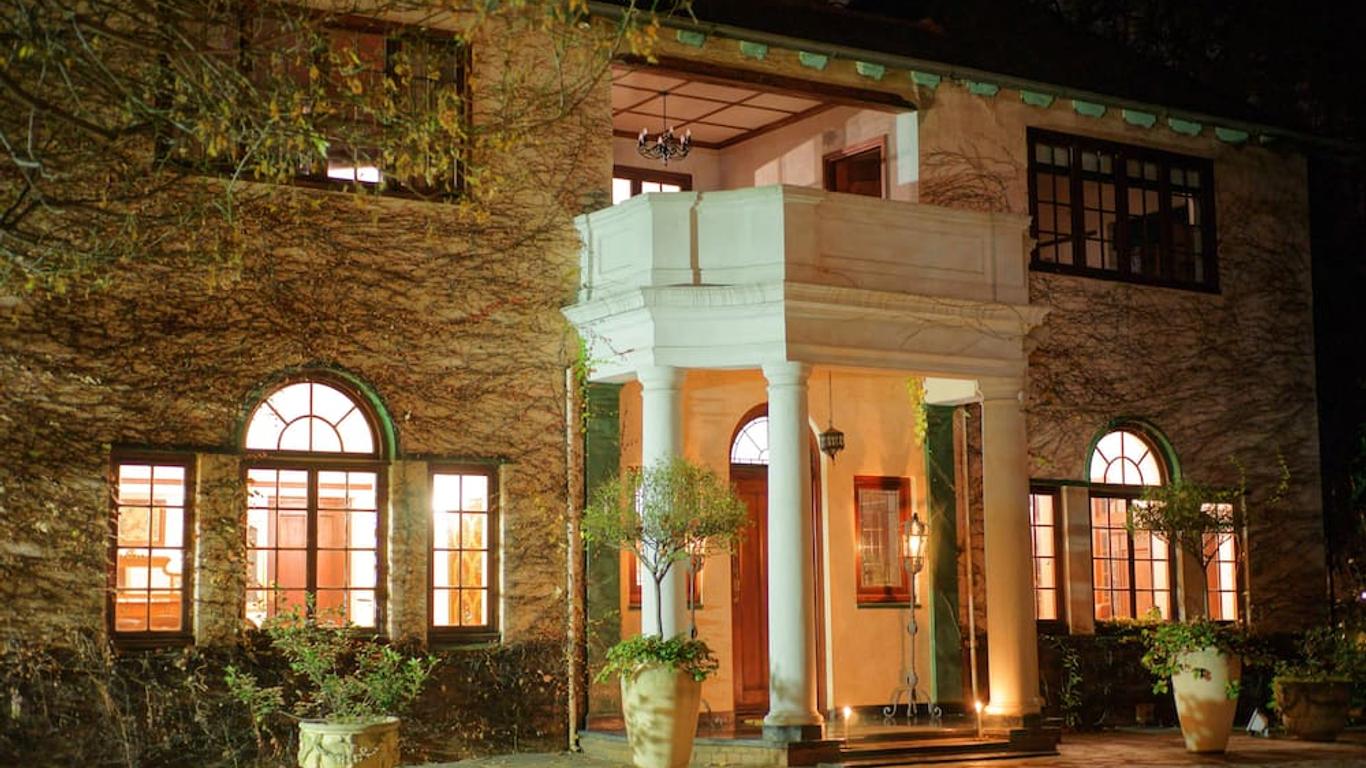 Foxwood House Boutique Hotel
