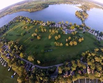Beautiful Lake View IYopawa Island Home. Backs up to Golf Course - Coldwater - Buiten zicht