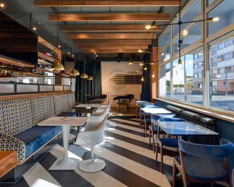 T H E Darmstadt - דארמשטאט - מסעדה