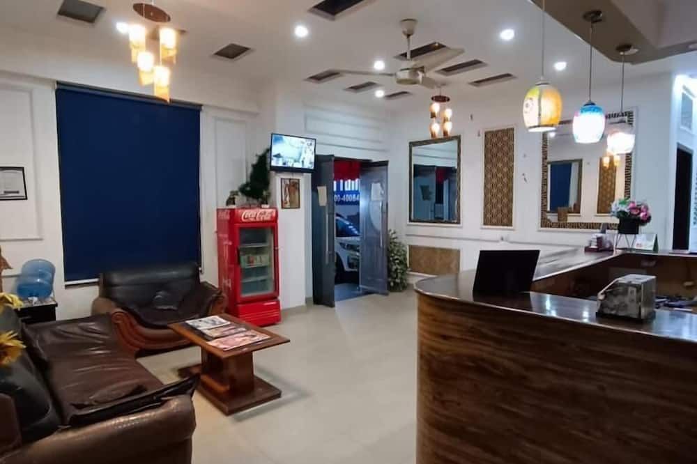 Hotel Tulip Inn Johar Town thumbnail 2