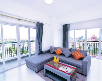 Sun Apartment - Phnom Penh - Wohnzimmer