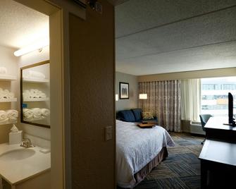 Hampton Inn Green Bay Downtown - Green Bay - Schlafzimmer