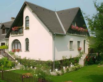 Holiday apartment with panoramic view onto Lake Balaton - Balatonudvari - Building