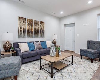 2 New Construction Suites Same Place - שיקאגו - סלון