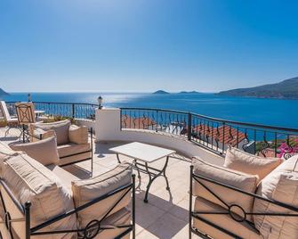 Beautiful 2 Bed, 2 Bath apartment with sea views, shared large, salt water pools - Kalkan - Balcony