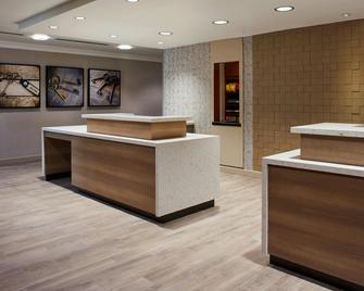 Residence Inn by Marriott Mississauga-Airport Corporate Centre West - Mississauga - Front desk