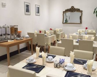 OYO Firs Lodge London Heathrow - Hounslow - Nhà hàng