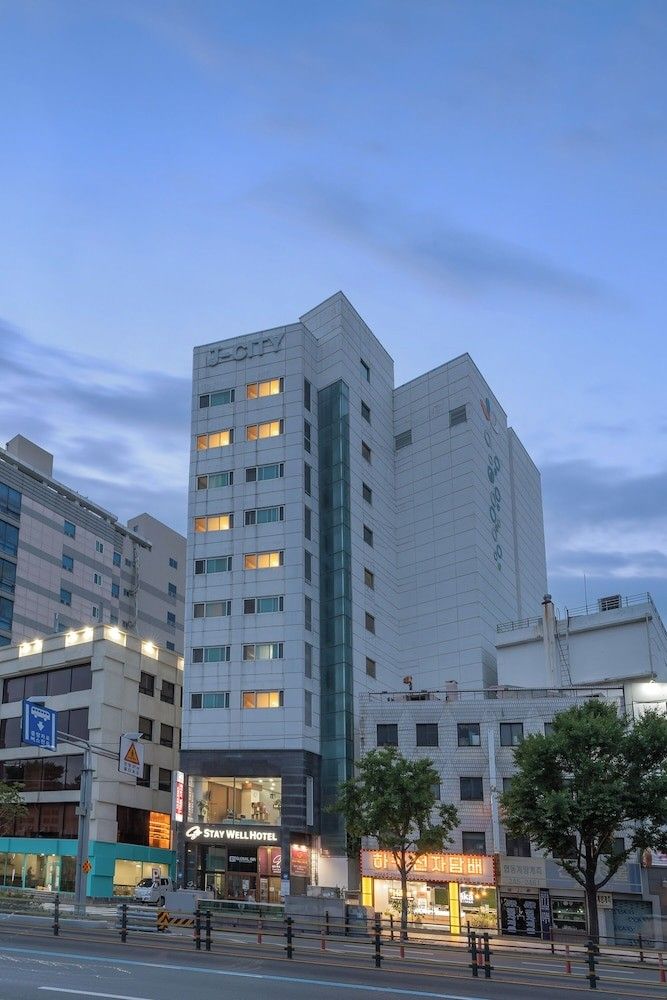 Staywell Hotel - פוסן - בניין