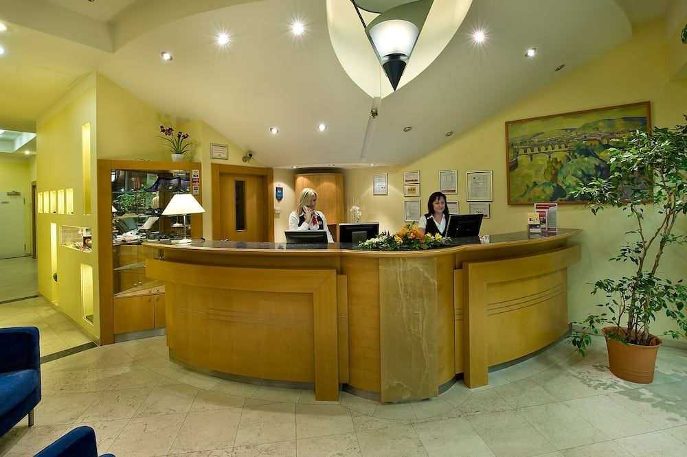 Ramada by Wyndham Prague City Centre thumbnail 3