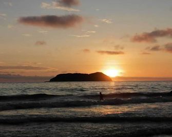 Costa Linda Art Hostel - Quepos