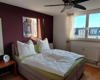 Attractive and exclusive apartment in Munich West - Múnich - Habitación