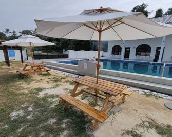 Grand Aeden Villa - Kuala Kangsar - Pool