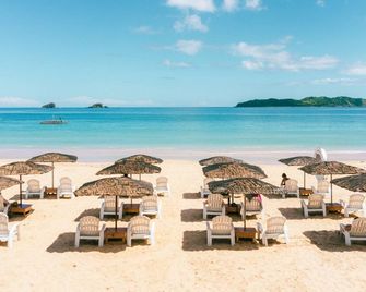 Mad Monkey Hostel Nacpan Beach - El Nido - Beach