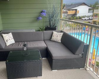 Poolside Condo at Beautiful Mabel Lake - Enderby - Balcony