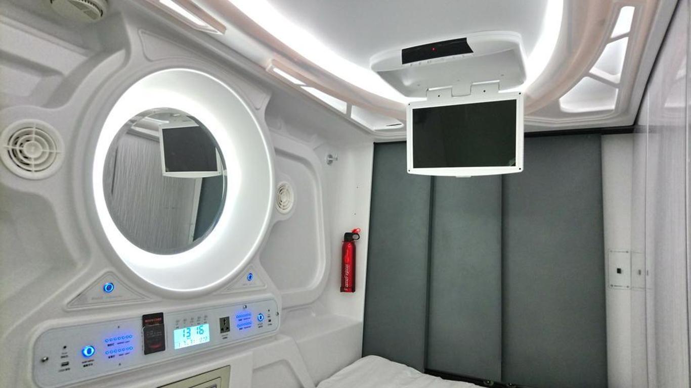 Stay With Me Capsules Hostel