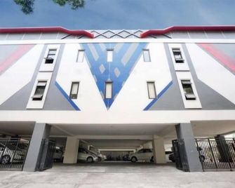 Dparagon Karangmalang - Yogyakarta - Building