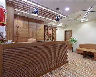 Townhouse Oak Nani Daman - Vapi - Front desk