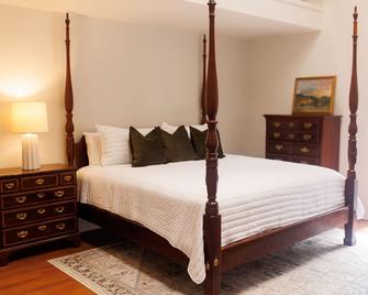 Cozy Golf Course Townhouse \nOn The Beautiful Dothan Country Club - Dothan - Bedroom