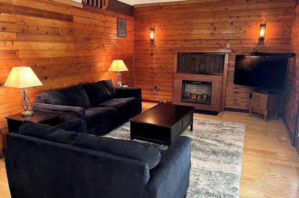 Calm Water Cabin Lake Anna - Orange - Sala de estar