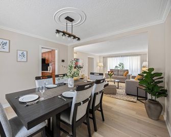 Tranquil & Comfortable: 5BR Retreat in Georgetown - Halton Hills - Dining room