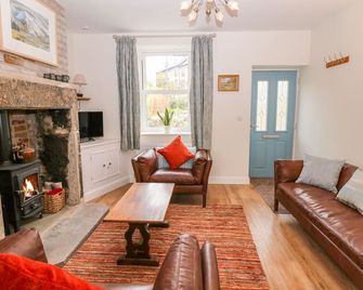 Wyebrow Cottage - Bakewell - Living room