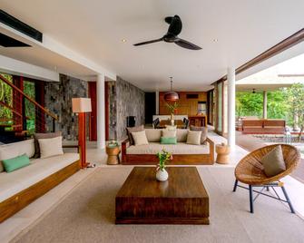 Selong Selo Resort and Residences - Kuta - Wohnzimmer