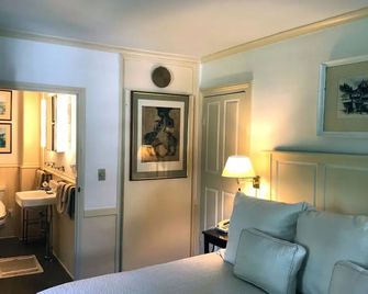 29 India House - Nantucket