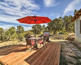 Idyllic Dolores Cabin w/ Fire Pit & Lake Views! - Dolores - Patio