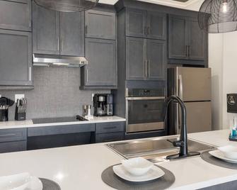 3 Bedroom, Main Level - Ada - Helena - Cozinha