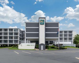 Quality Inn and Conference Center - Richmond - Building