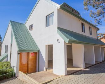 Banksia 2 35 Townsend Street - Jindabyne - Bina